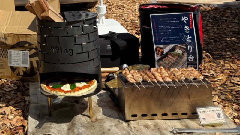 89Ingの新発売 串が燃えにくい焼き鳥台
と焚火台　鐵窯(てつがま)
